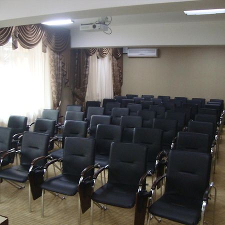 Voyage Hotel Алма Ата Екстериор снимка