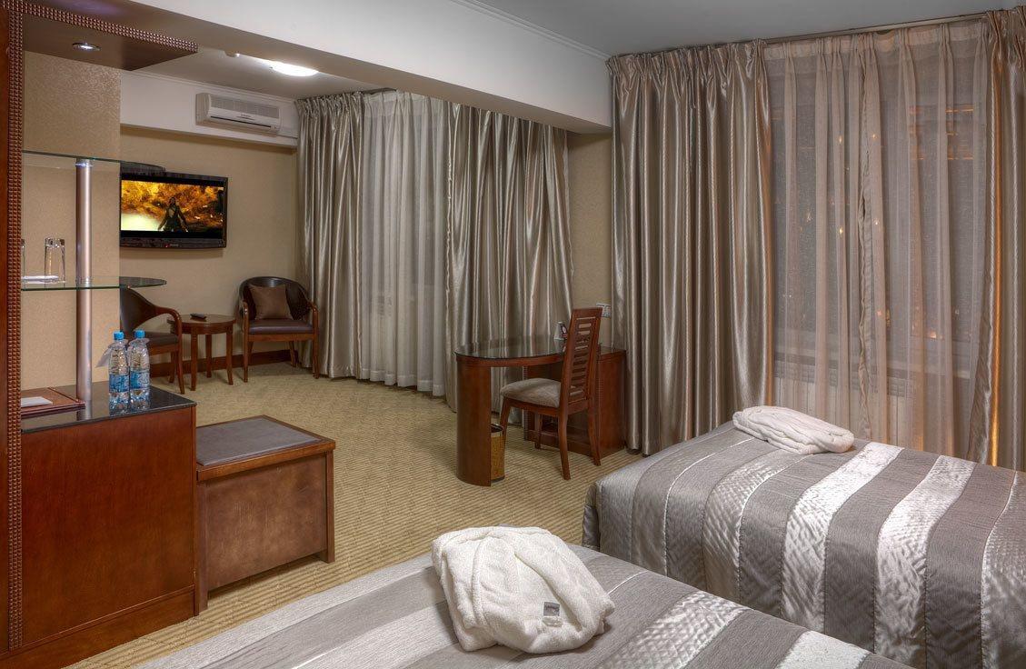 Voyage Hotel Алма Ата Екстериор снимка