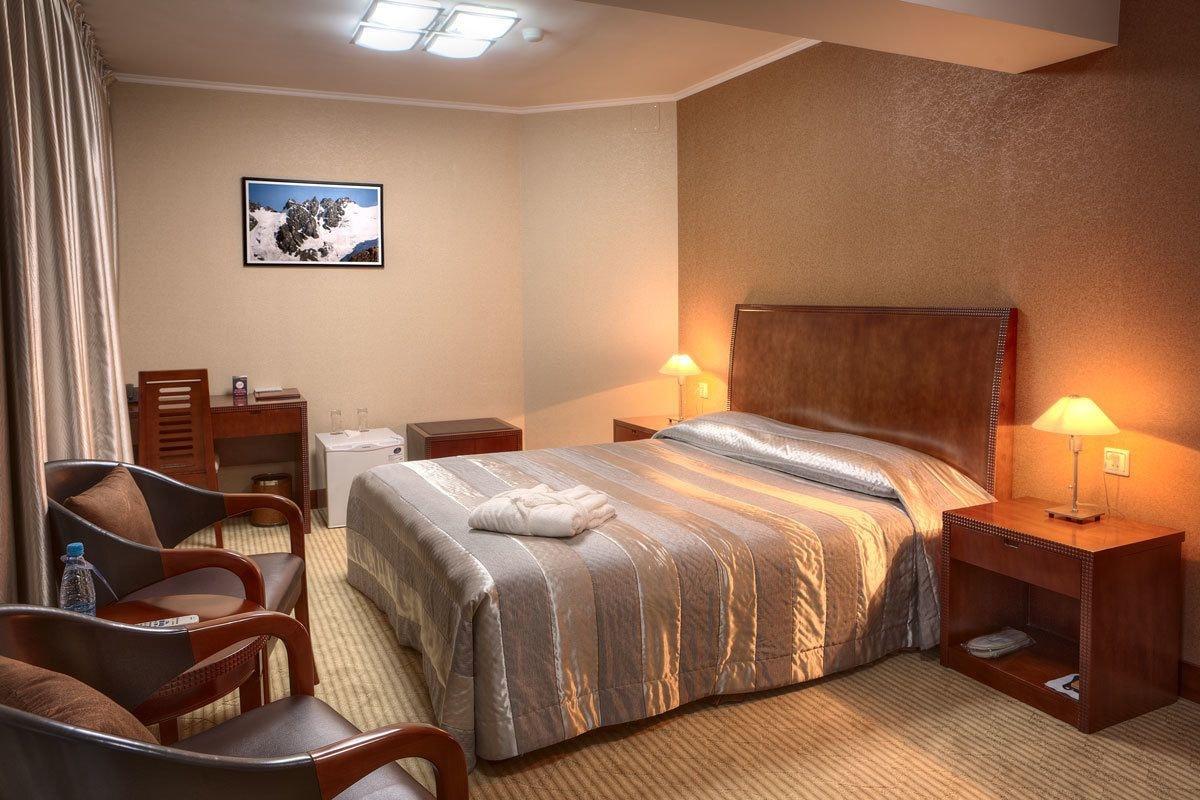 Voyage Hotel Алма Ата Екстериор снимка