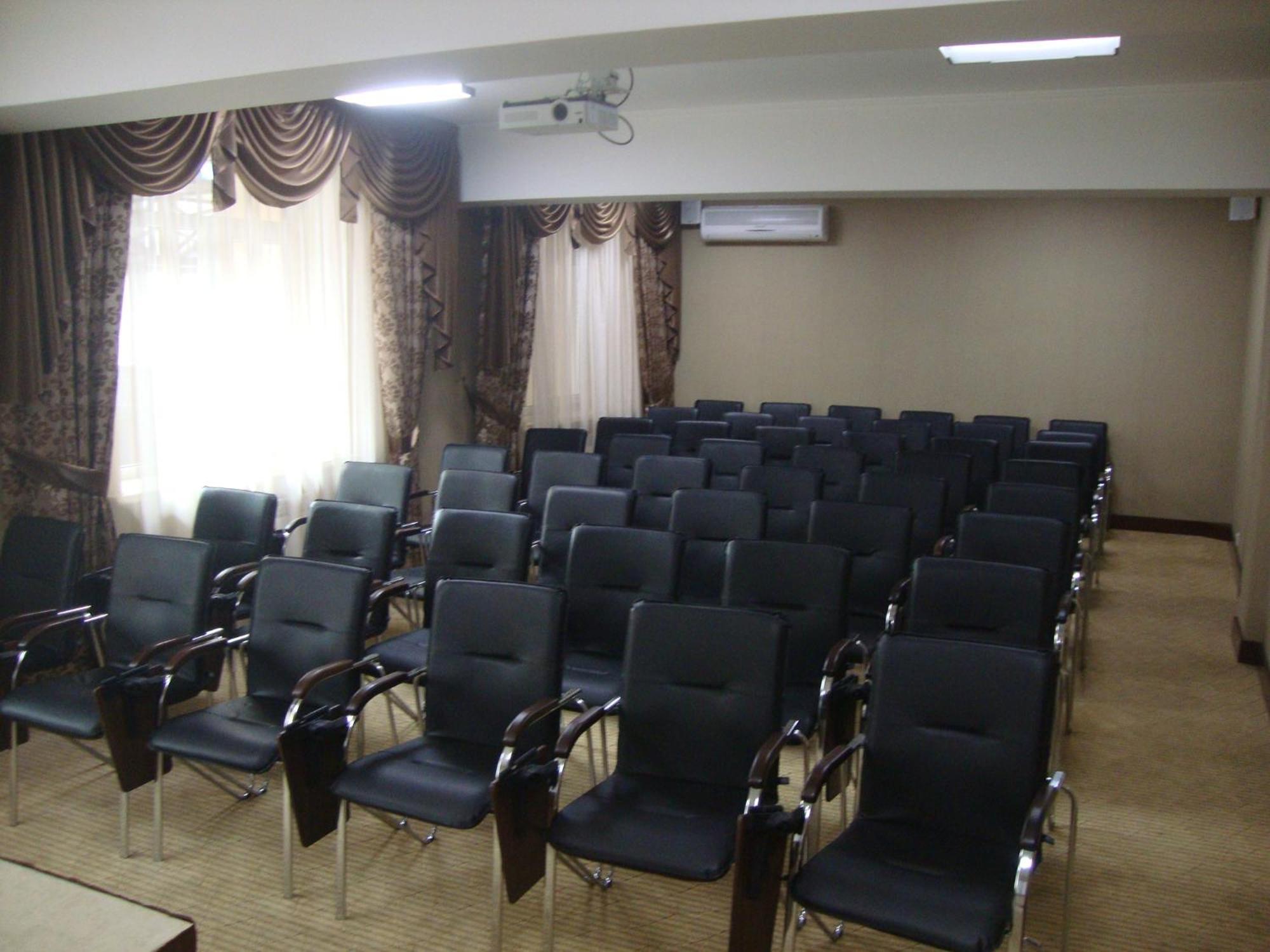 Voyage Hotel Алма Ата Екстериор снимка