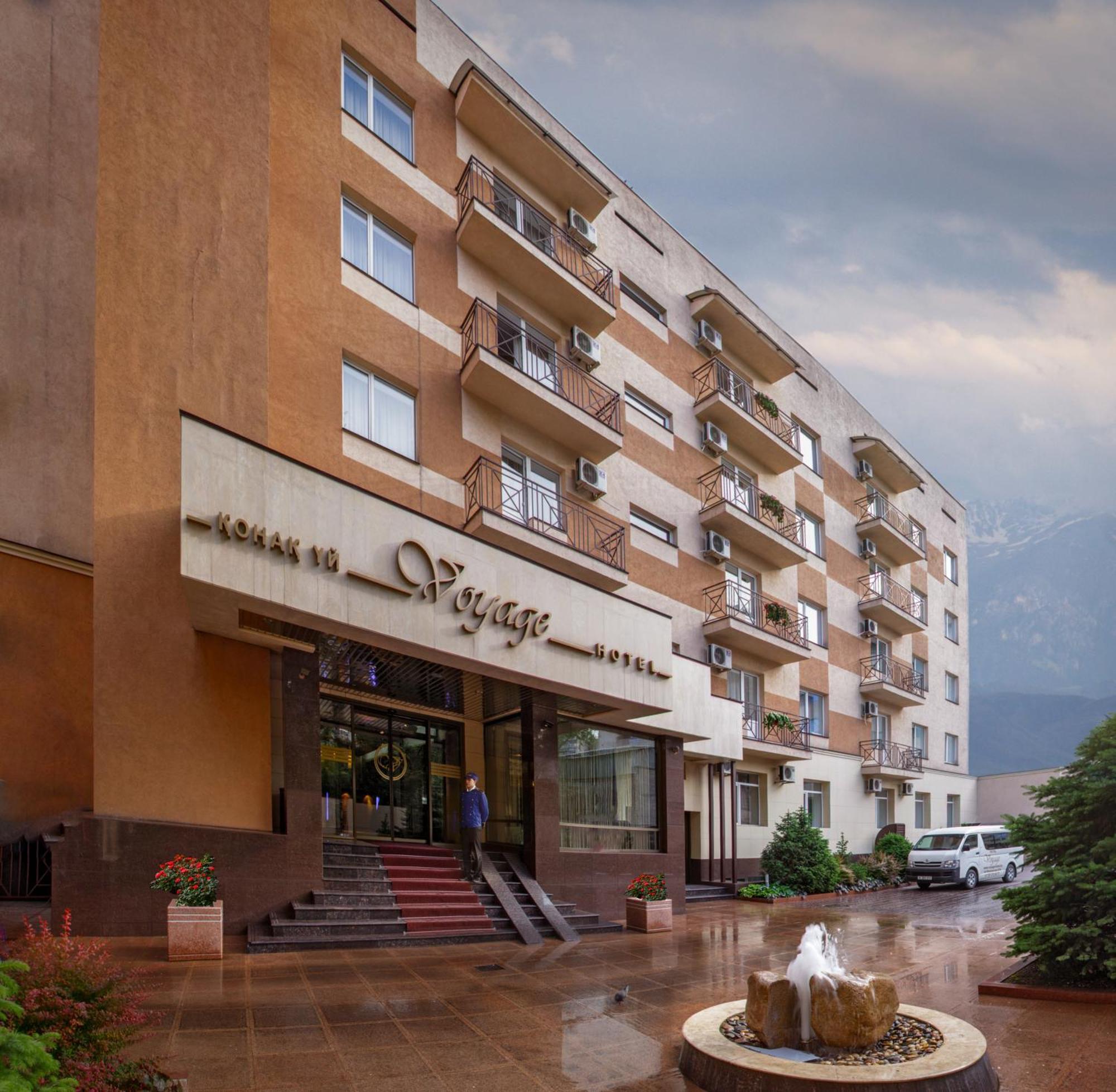 Voyage Hotel Алма Ата Екстериор снимка